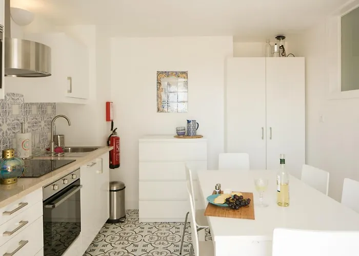 Bright And Spacious In Historic Neighborhood - Ttl269 דירה