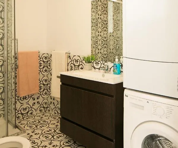 Bright And Spacious In Historic Neighborhood - Ttl269